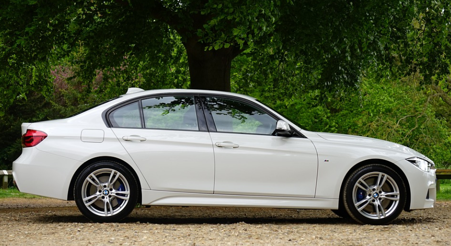 BMW 320i Sport Line